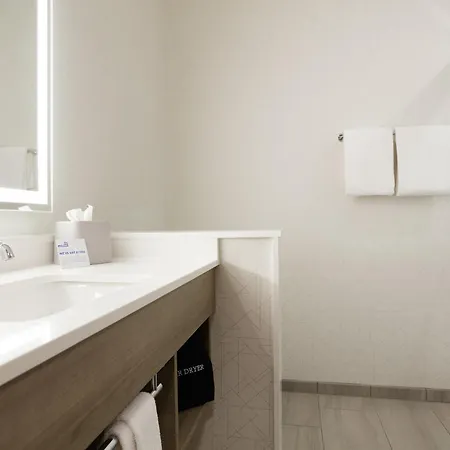 Holiday Inn Express & Suites Memphis East By Ihg